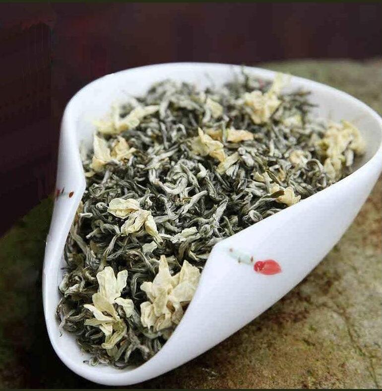 茉莉花茶有什么功效,具有清熱解毒、理氣安神等功效
