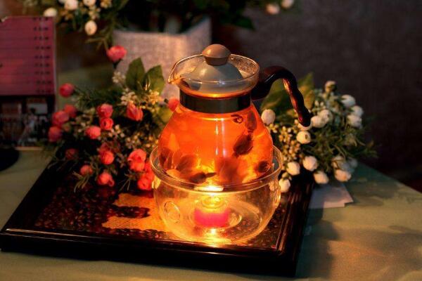 玫瑰花茶的禁忌與功效,美容養顏/緩解疲勞/調經止痛
