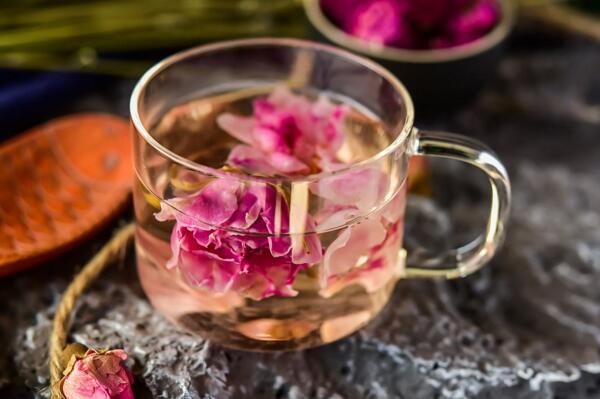 玫瑰花茶可以豐胸嗎,需要與其他食物一同搭配才行