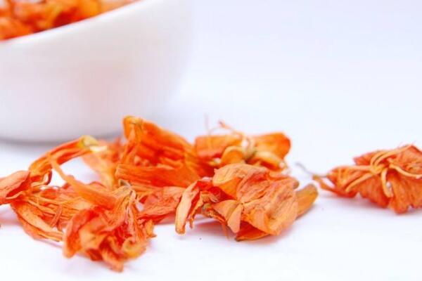 百合花怎么吃,泡茶、炒菜、煲湯