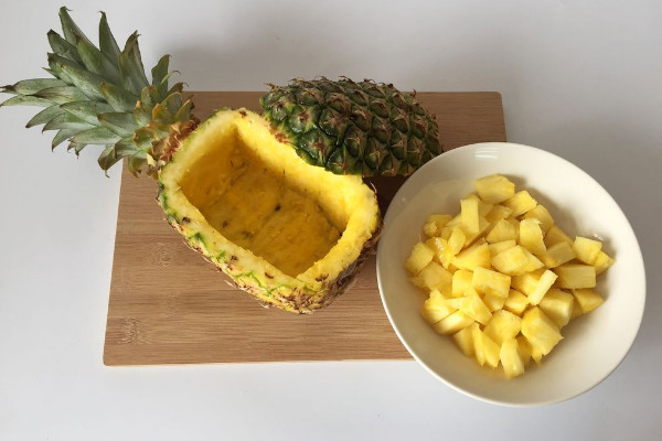 鳳梨和菠蘿的區(qū)別,品種/葉片/果皮/口感不同