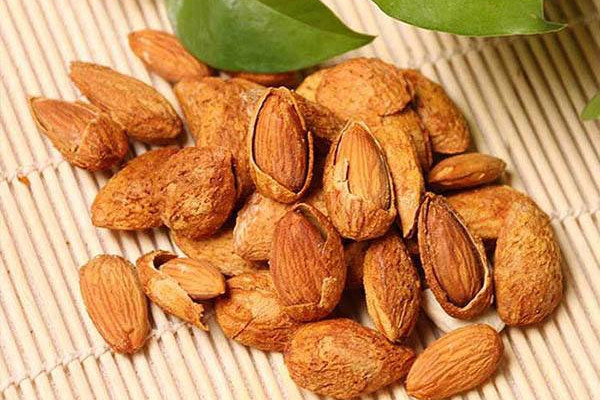 巴旦木和杏仁的區(qū)別,巴坦木為扁桃的內(nèi)核