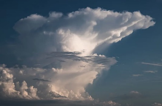 怎么通過云的形狀判斷降雨的大小 ?