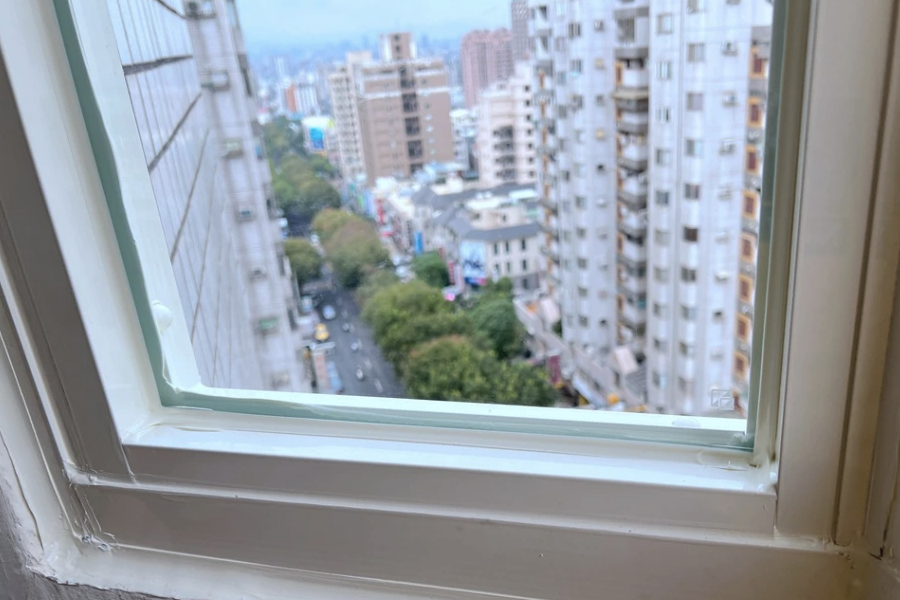 窗戶玻璃可以減少紫外線照射花卉嗎?