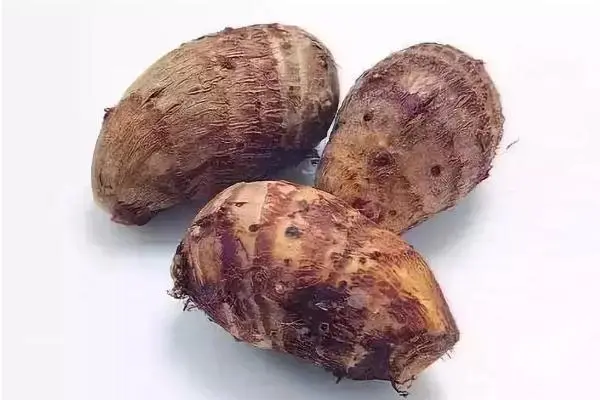 芋頭能不能生吃,營(yíng)養(yǎng)師的專業(yè)建議與食用技巧