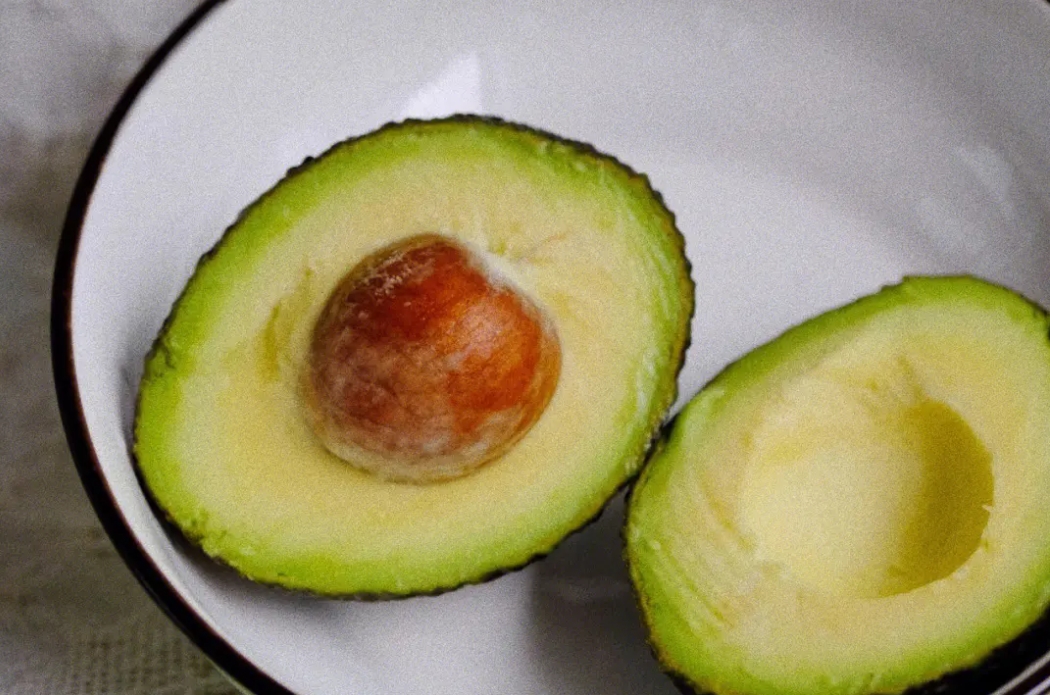 <b>生吃牛油果炸裂味蕾新體驗，原來這才是自然的奢華滋味！</b>