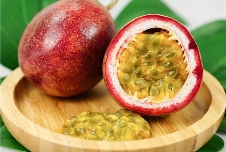 <b>百香果的正確吃法方式，一秒點燃你的美食激情，好吃到尖叫！</b>