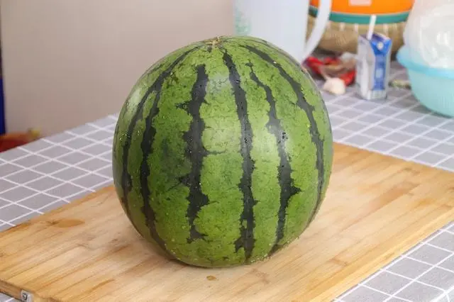 夏日必備技能!四步挑出完美西瓜,甜度爆表解鎖夏日最清甜滋味!