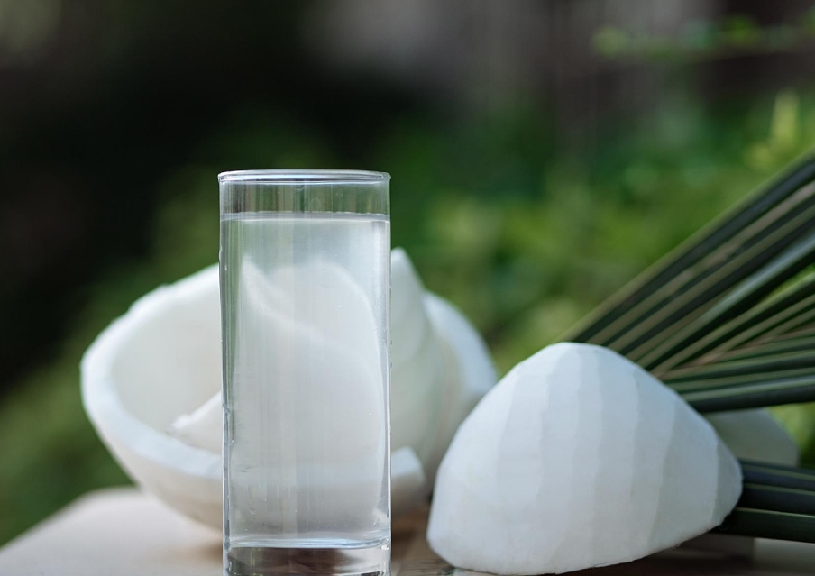 椰子水-來自熱帶的純凈能量,重新定義夏日清涼水讓你愛不釋口!