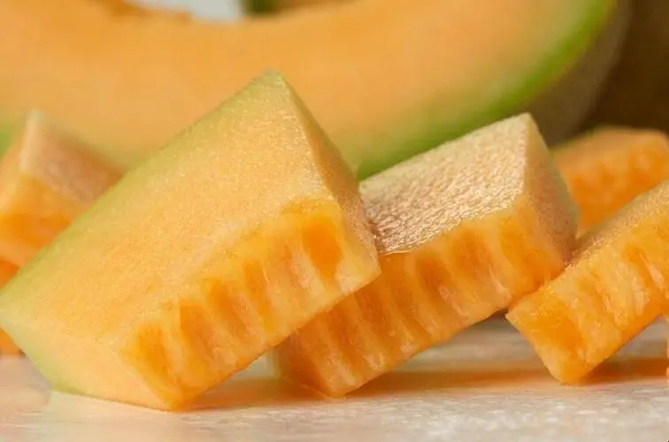 哈密瓜食用指南:解鎖吃哈密瓜新姿勢,吃對了降火又解暑!