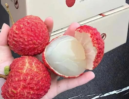 妃子笑荔枝為何如此美味讓人一嘗難忘?品嘗舌尖上的宮廷盛宴!